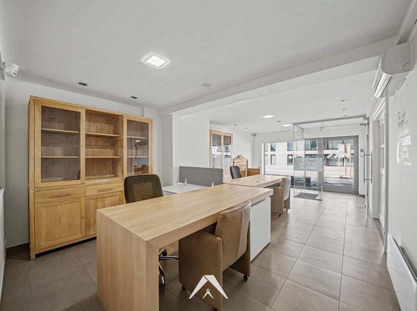 Bien professionnel à vendre
                    à 8791 Beveren-Leie