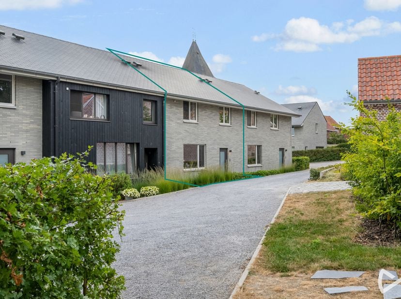 Huis te koop in Rozebekeplein 5 bus B,
                    9630 Rozebeke
