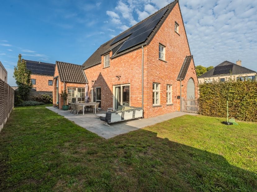 Huis te koop in Rozendalestraat 10,
                    8340 Sijsele