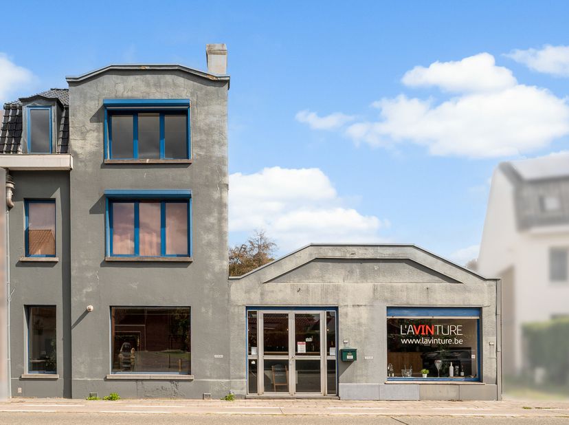Bien professionnel à vendre
                    à 8310 Assebroek