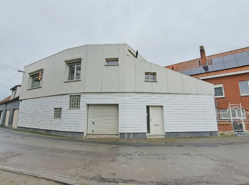 Comfortabel en energiezuinig appartement met 1 slaapkamer en TERRAS op een interessante ligging vlakbij de dorpskern van Aartrijke een deelgemeente va