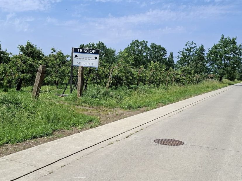 Beau terrain agricole avec de nombreuses possibilités, situé sur la Vinnestraat (Dunmelk) à Zoutleeuw.<br />
La région est située à la transition entr