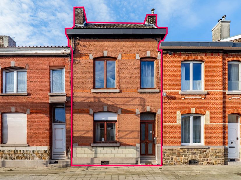 Easyhome Immobilier vous invite à découvrir cette maison unifamiliale idéalement située à Grivegnée, dans une rue résidentielle appréciée pour sa prox