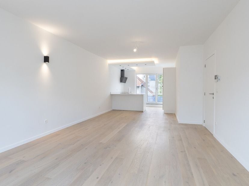 agnifique appartement entièrement rénové au cur de Coxyde, à deux pas de la mer, des commerces et des restaurants. Avec une superficie habitable de 10