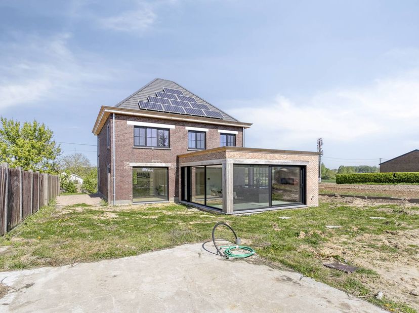 Huis te koop in Meerhem 10,
                    9700 Oudenaarde