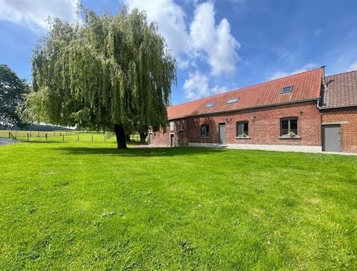                                         Eengezinswoning te huur in Saint-Sauveur, € 1.350
