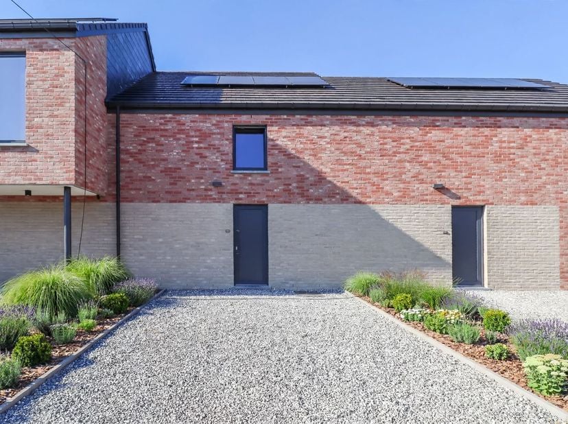 Huis te koop in ,
                    5640 Mettet