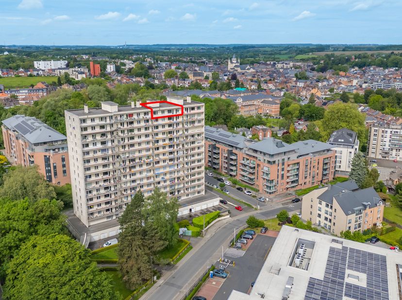 Easy Home a le plaisir de vous présenter ce superbe appartement rénové en 2020, situé au dernier étage avec une superficie habitable de 60 m².<br />
E