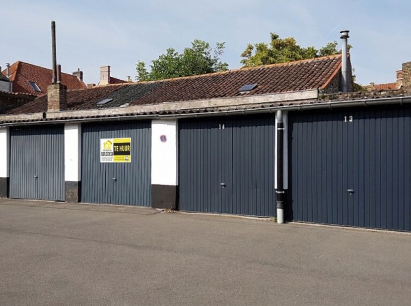 Garage te huur in Moerkerkestraat 7 bus box 15,
                    8000 Brugge