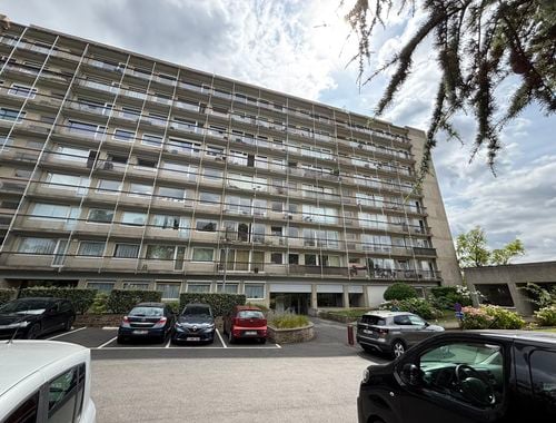                                         Appartement à louer à Watermael-Boitsfort, € 1.390

