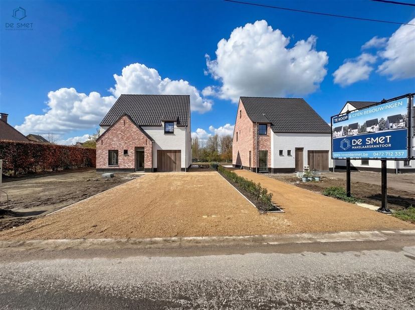 Laatste lot te koop.  <br />
Ontdek dit prachtige pand in het pittoreske Deftinge, een unieke kans om uw droomwoning te bezitten. Deze charmante wonin