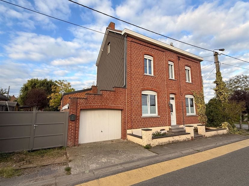 Huis te koop in Rue du Quesnoy 11,
                    7912 Saint-Sauveur