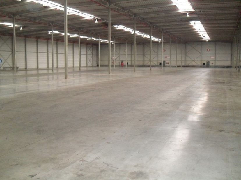 Bedrijfsvastgoed te huur in Industriepark West 42/43,
                    9100 Sint-Niklaas