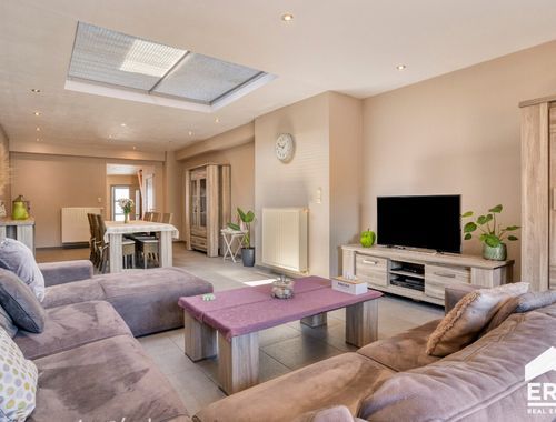                                        Eengezinswoning te koop in Sint-Andries, € 419.000
