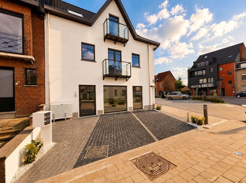 Ontdek dit nieuw en energiezuinig loftappartement in de kleinschalige residentie "De Samenkomst". Het appartement is gelegen op de tweede verdieping v