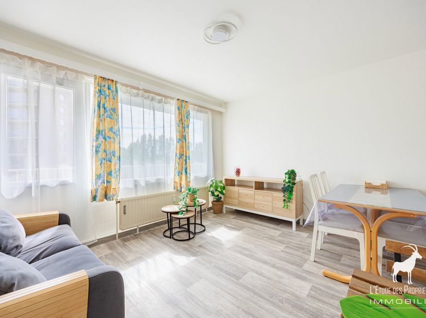 Referentie Agentschap: V7130-047<br />
VIRTUELE RONDLEIDING: https://envisite.net/vtour/fr/tp5wjd/frame<br />
Ontdek dit prachtige appartement op een