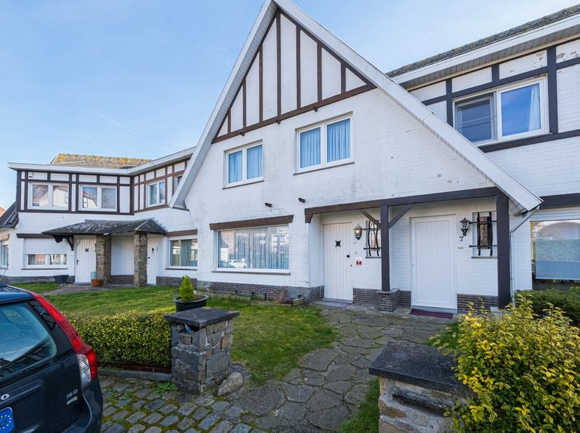 Résidence LE MANOIR : Spacieuse maison 4 chambres avec 2 garages à 400 mètres de la digue à Westende-Bains.<br />
Située dans une petite copropriété à