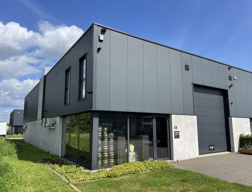                                         Bien professionnel à louer à Lommel, € 1.475
