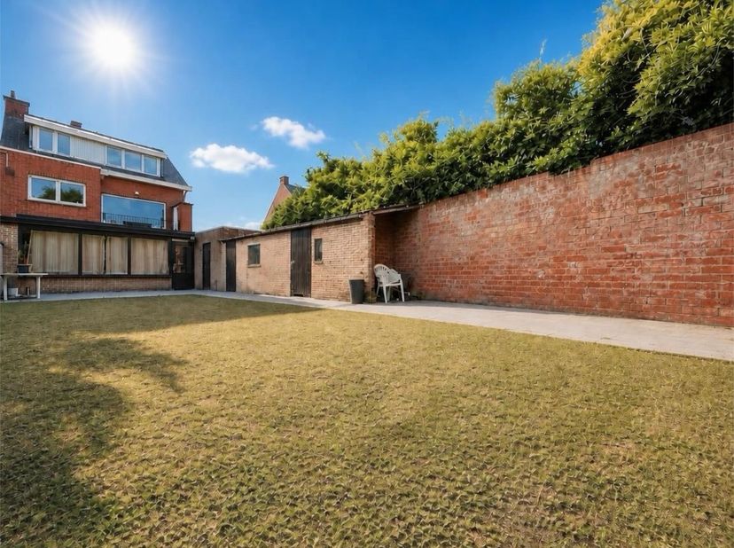 Huis te koop in Zuidstraat 9,
                    8480 Ichtegem