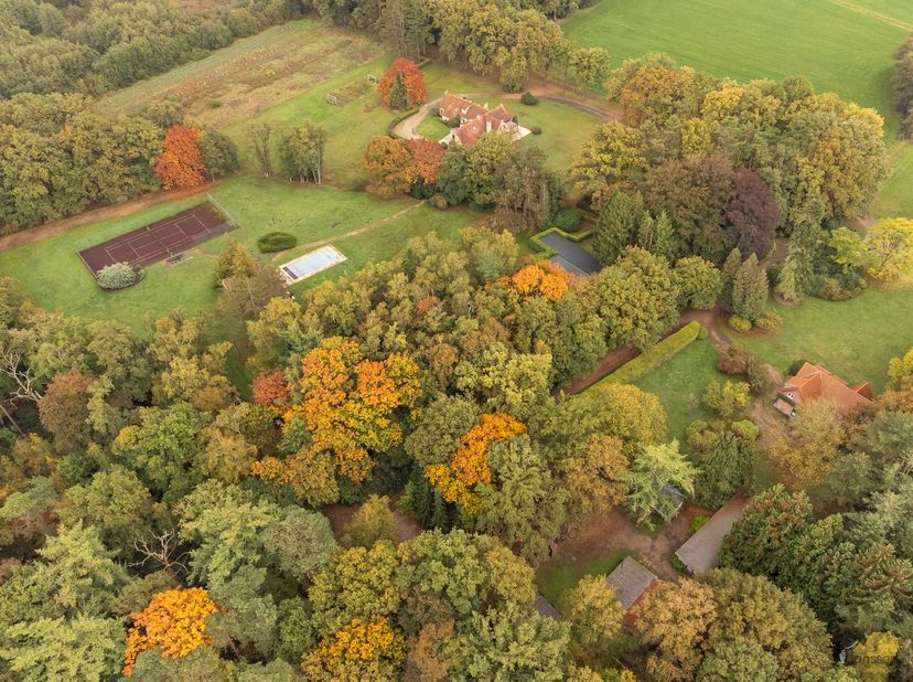 Domaine exclusif d'environ 20 hectares - "Domein De Haar", Schilde<br />
<br />
Au milieu de la verdure, dans l'une des plus belles avenues de Schilde