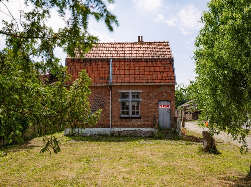 Bouwgrond voor open bebouwing te koop in Torhout<br />
Mogelijkheid bouwen aan 6% btw!<br />
Bent u op zoek naar een mooie bouwlocatie om uw droomwoni