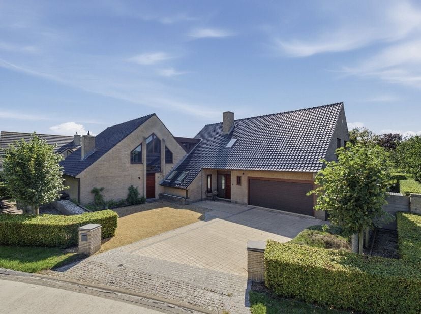 Huis te koop in Klokhofstraat 19,
                    8630 Veurne