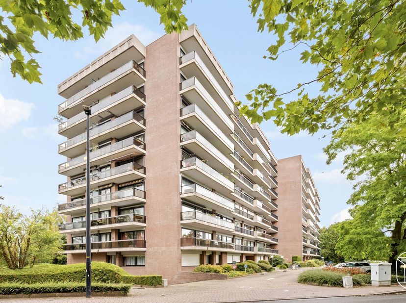 Appartement spacieux avec 2 chambres, terrasse, place de parking extérieure et vue sur la verdure !<br />
<br />
Vous recherchez un appartement spac