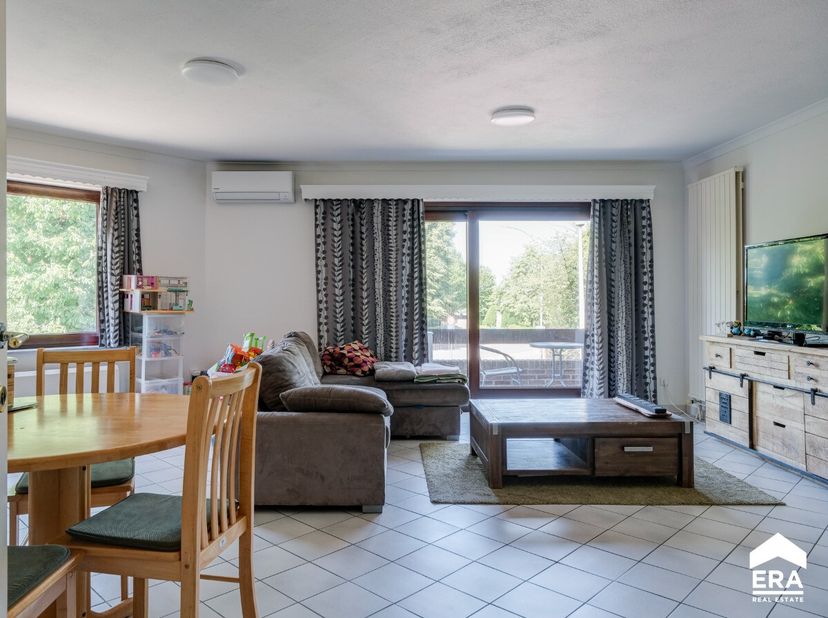 Te koop: instapklaar appartement in Sint-Lambrechts-Herk, rustig gelegen in het centrum en vlakbij de autostrade en belangrijke invalswegen.Voor meer