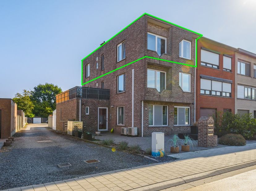 Appartement te koop in Leugstraat 77C,
                    2630 Aartselaar