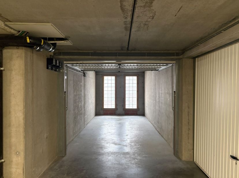 Garage te koop in Weststraat 93,
                    8370 Blankenberge