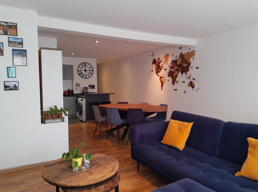 Gerenoveerd instapklaar éénslaapkamerappartement te koop, rustig gelegen in de Vuurkruisenlaan in Wijnegem.<br />
<br />
Het appartement beschikt over