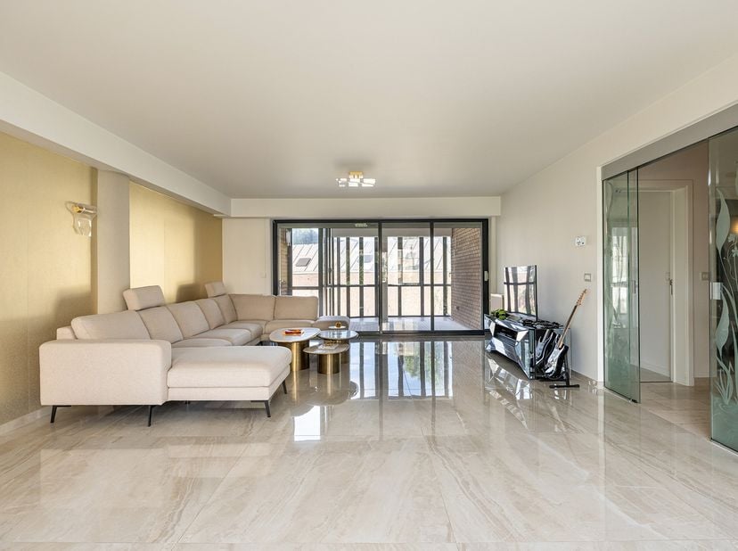 Appartement te koop in Van Eycklei 1 bus 3,
                    2018 Antwerpen