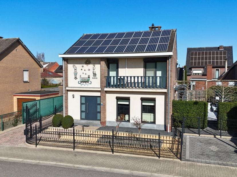 Instapklare woning op toplocatie in Maasmechelen<br />
<br />
Adres: Oenselstraat 3, 3630 Maasmechelen<br />
<br />
Deze mooie woning is gelegen op ee