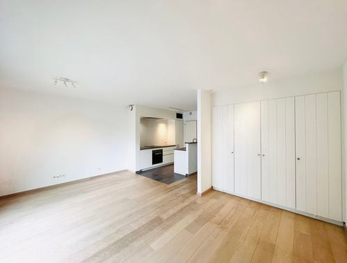                                        Studio te huur in Sint-Lambrechts-Woluwe, € 925
