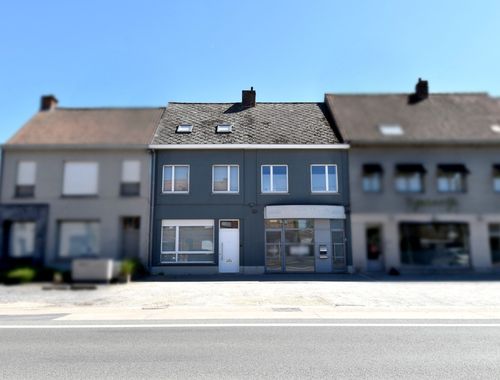                                         Maison à vendre à Beveren-Leie, € 365.000
