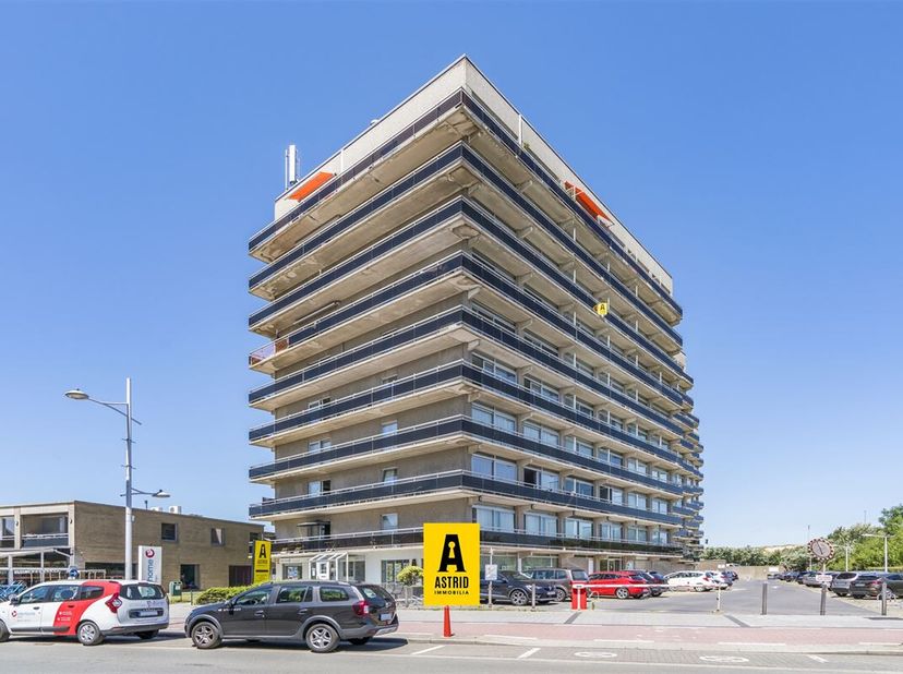 Op zoek naar een lichtrijk appartement met prachtige uitzichten én een centrale ligging? Dit ruime 1-slaapkamerappartement op de derde verdieping van