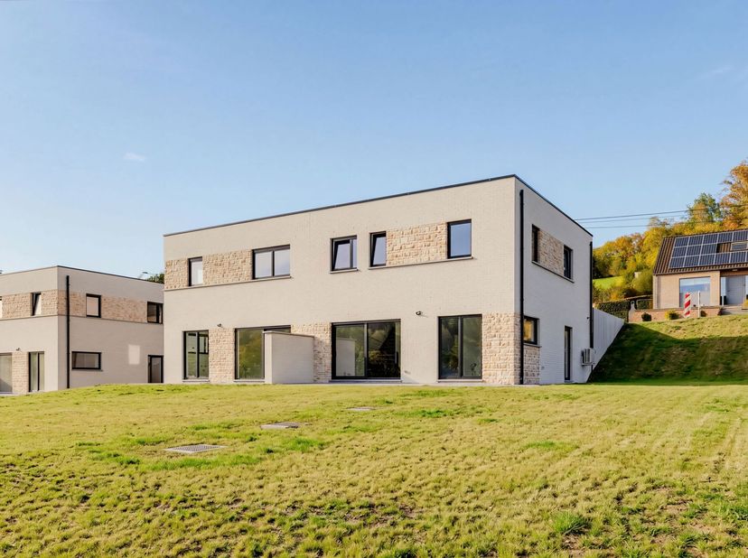 Huis te koop in Rue du Fraichaux 25 bus A,
                    5530 Mont