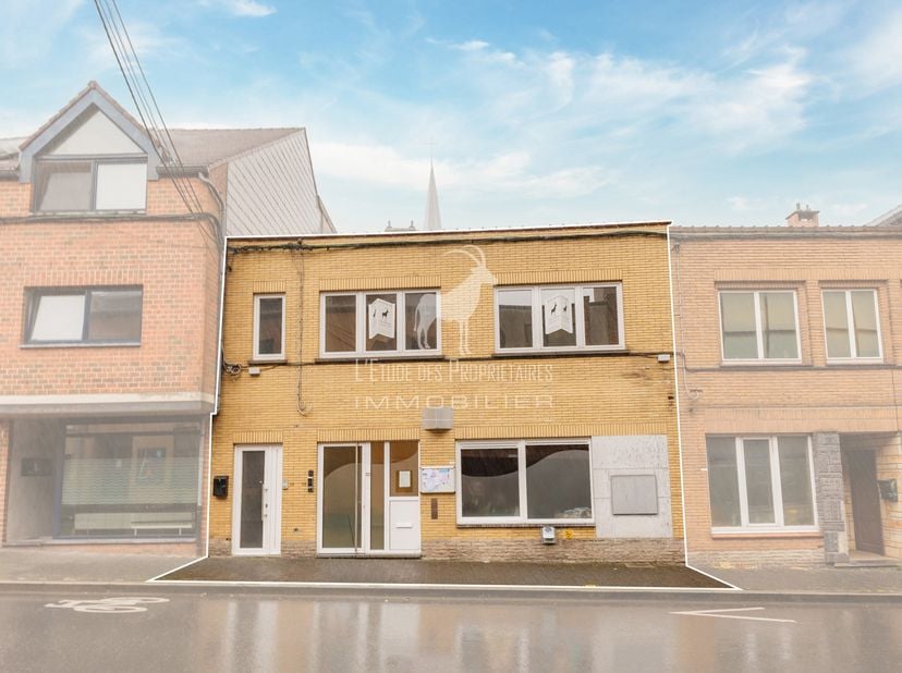 Référence Agence : L7170-113<br />
VISITE VIRTUELLE : https://envisite.net/vtour/fr/dgaziz/frame<br />
Découvrez cette magnifique maison située dans l