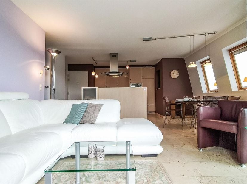 Geniet elke dag van een vakantiegevoel in dit leuke, gemeubelde appartement!<br />
Droom jij van een verblijf in een oase van rust met het comfort va