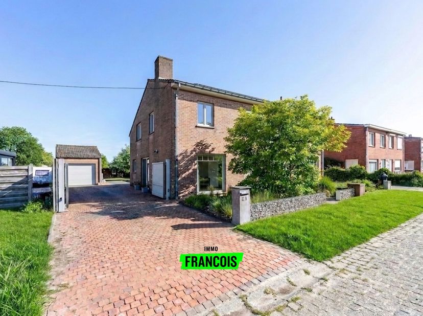 Huis te koop in Van Eycklaan 12A,
                    9990 Maldegem