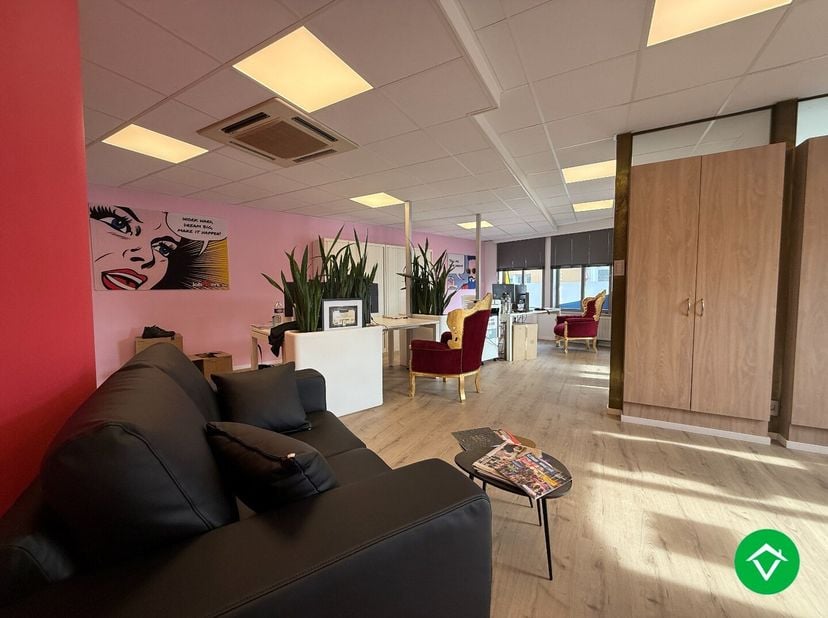 Bien professionnel à vendre
                    à 8800 Roeselare