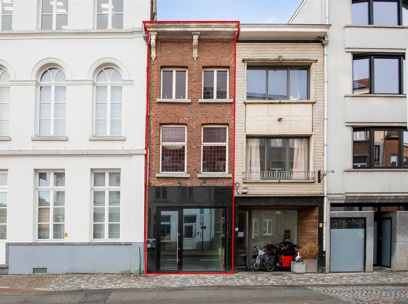 Openhuizendag op zaterdag 13 juni van 15u30 - 16u30<br />
Ontdek dit veelzijdige pand gelegen in de Keizerstraat, een absolute topligging in het bruis