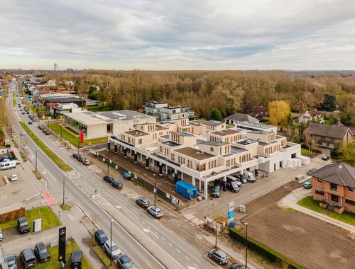                                         Handelsgelijkvloers te koop in Sint-Martens-Latem, € 5.000.000
