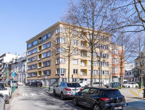                                         Appartement te koop in Laken, € 199.000
