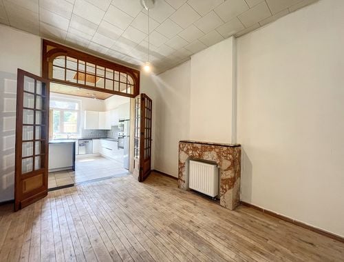                                         Maison à louer à Namur, € 1.600
