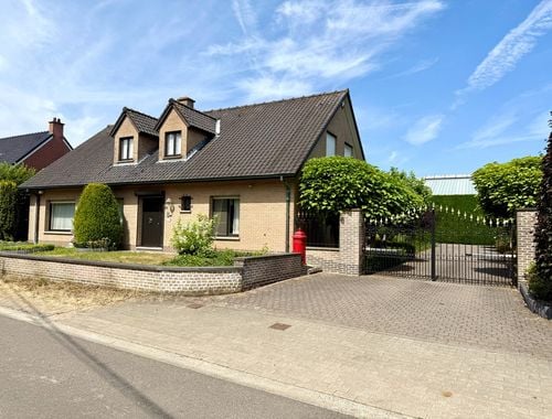                                         Villa te koop in Asper, € 695.000
