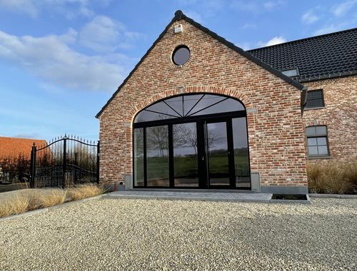                                         Bureaux à louer à Bierghes, € 1.000
