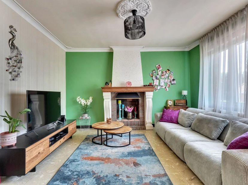 Deze open bebouwing met 3 slaapkamers en inpandige garage ligt in de rustige Heiligenstraat 2 in Herderen.<br />
De woning beschikt over een solide st