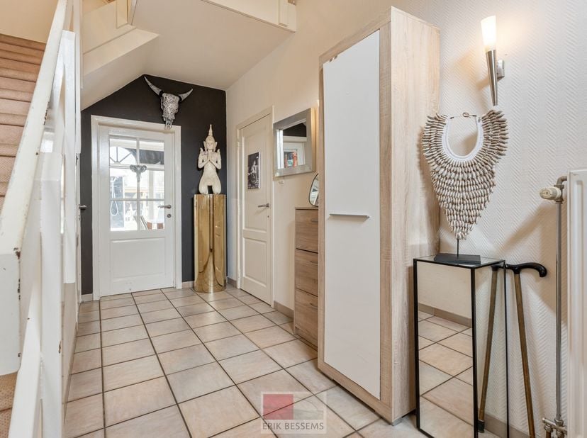 Vrijstaande woning met luxe buitenbeleving en topligging nabij Maastricht<br />
<br />
Deze vrijstaande woning met een bewoonbare oppervlakte van ca.