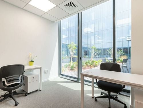                                         Kantoorgebouw te huur in Oudergem, € 529

